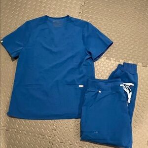 Figs Royal Blue Women's Casma Top and Zamora jogger Both XL